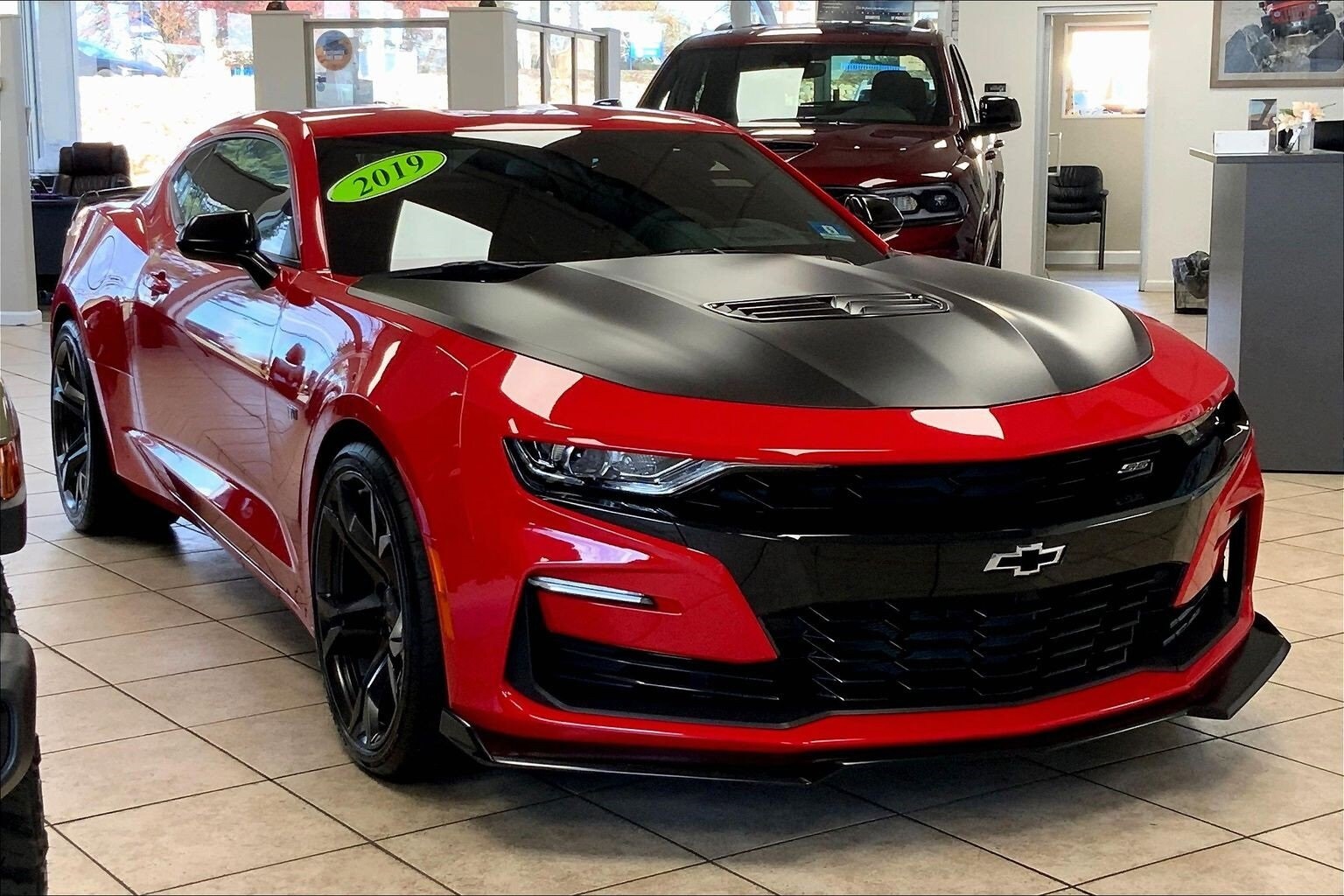 2019 Chevrolet Camaro 1SS photo 2