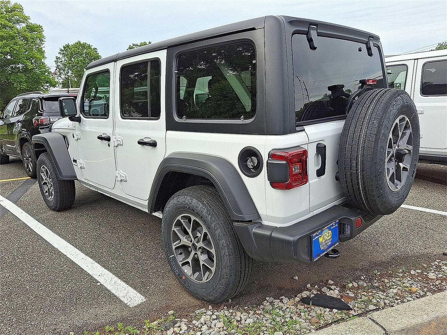 2025 Jeep Wrangler Sport S photo 4