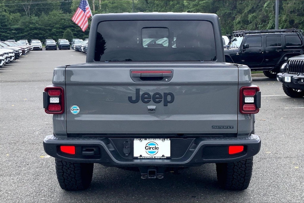 Used 2021 Jeep Gladiator Sport Truck Crew Cab