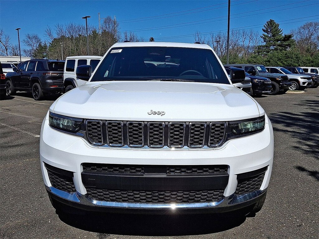Used 2025 Jeep Grand Cherokee L Laredo SUV