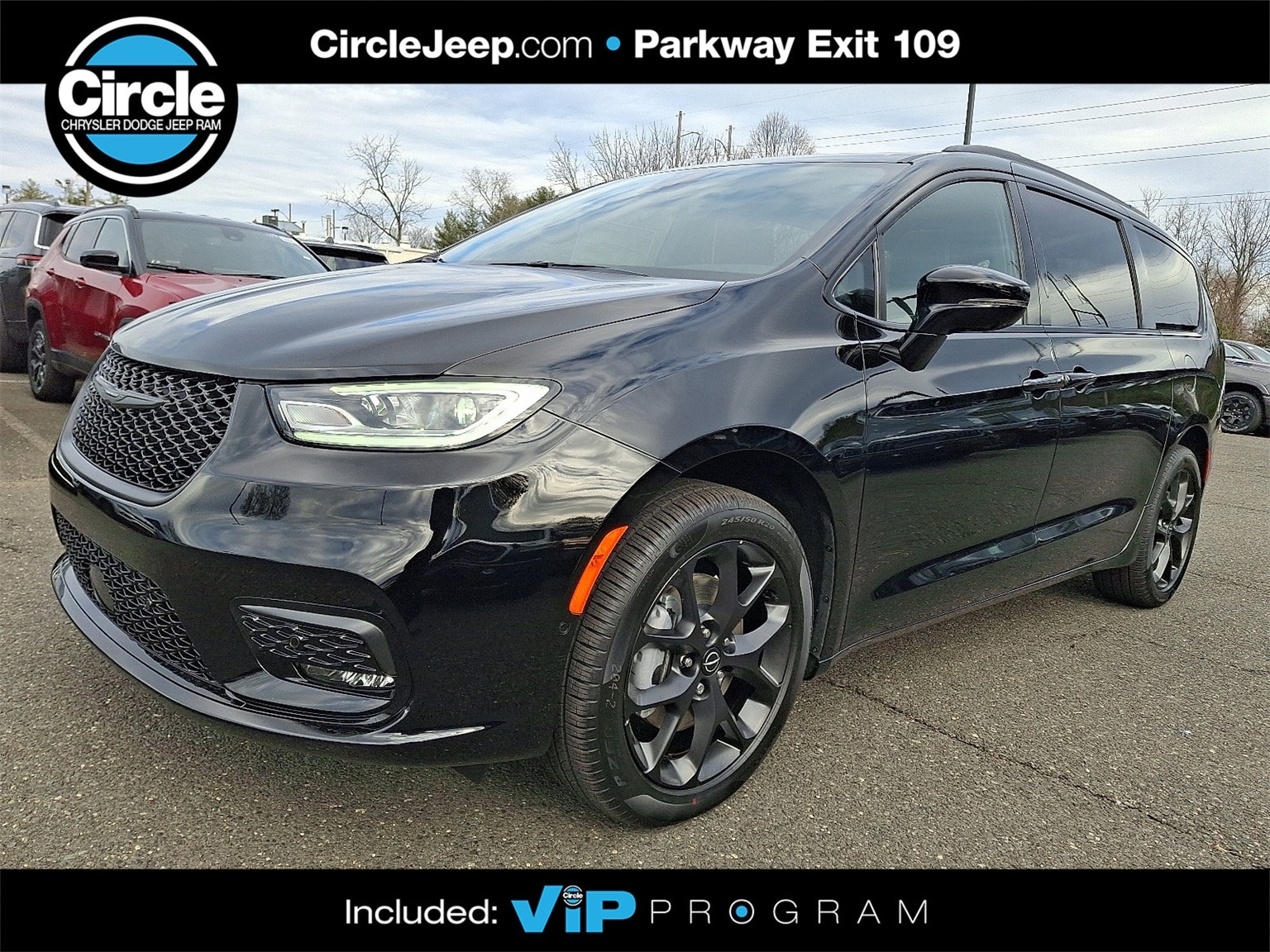 2026 Chrysler Pacifica Limited's photo