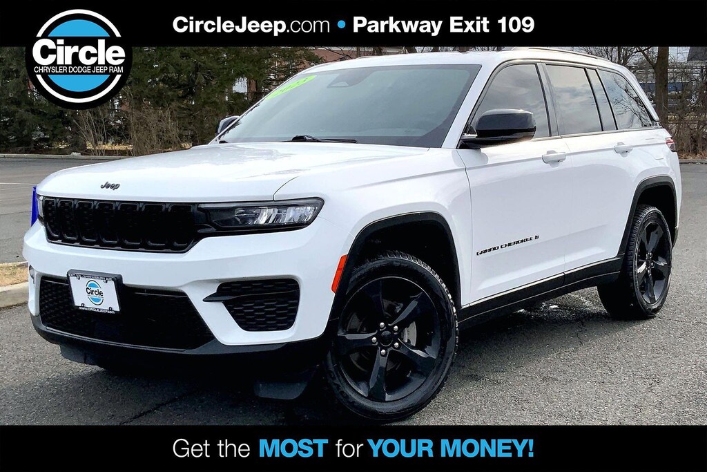 Used 2023 Jeep Grand Cherokee Laredo SUV