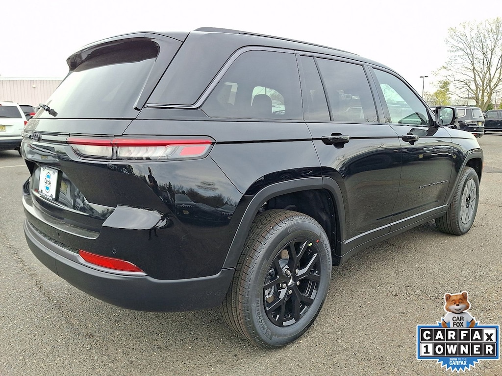 New 2026 Jeep Grand Cherokee LAREDO ALTITUDE 4X4 Sport Utility