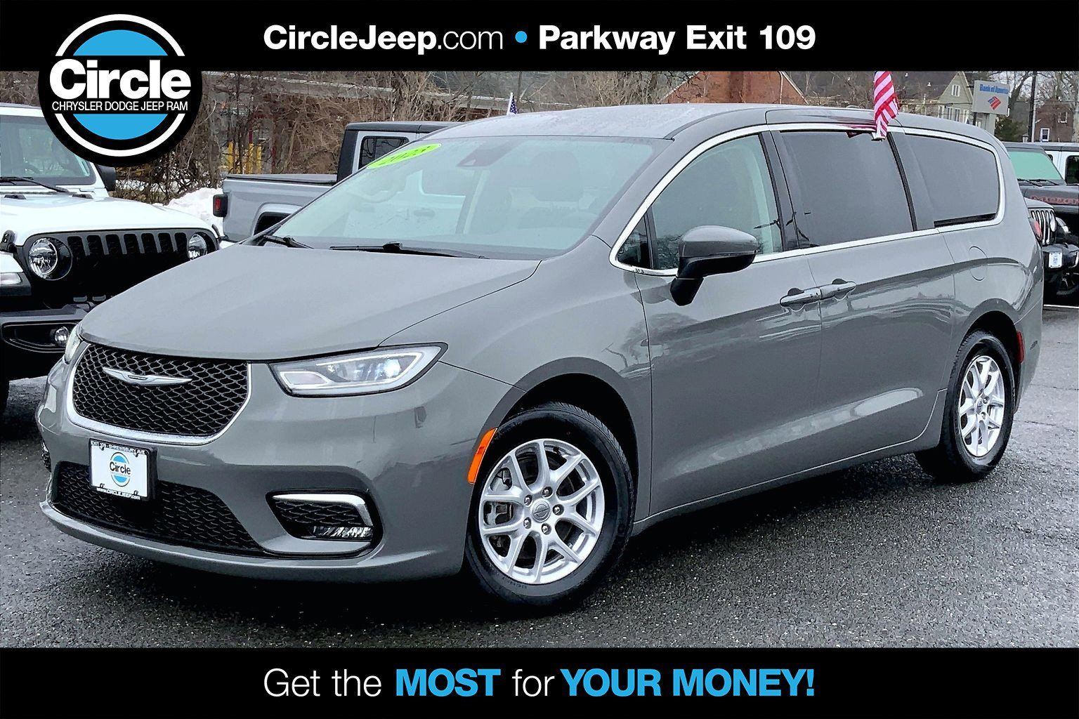 2023 Chrysler Pacifica Van Passenger Van 