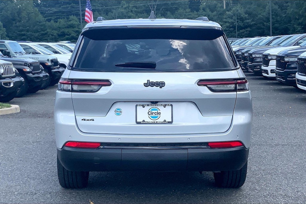 Certified 2025 Jeep Grand Cherokee L Laredo SUV