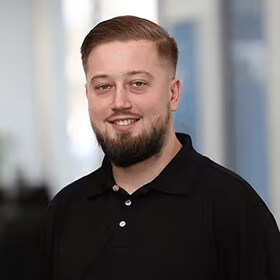 Staff member Donald Kochanski from ID_27ea49