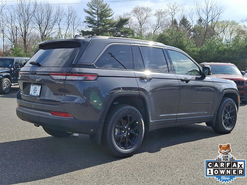 New 2026 Jeep Grand Cherokee LAREDO ALTITUDE 4X4 Sport Utility