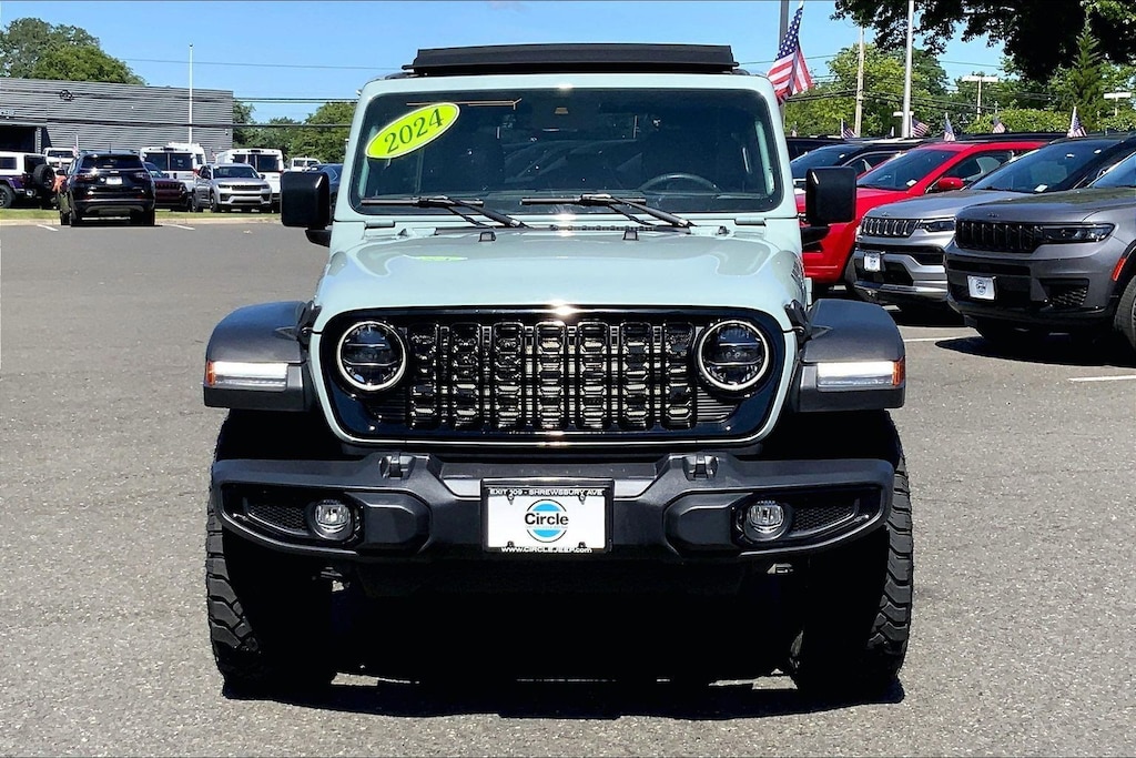 Used 2024 Jeep Wrangler Sport SUV