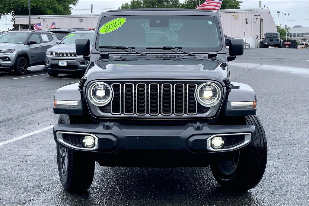 Used 2025 Jeep Wrangler Sahara SUV