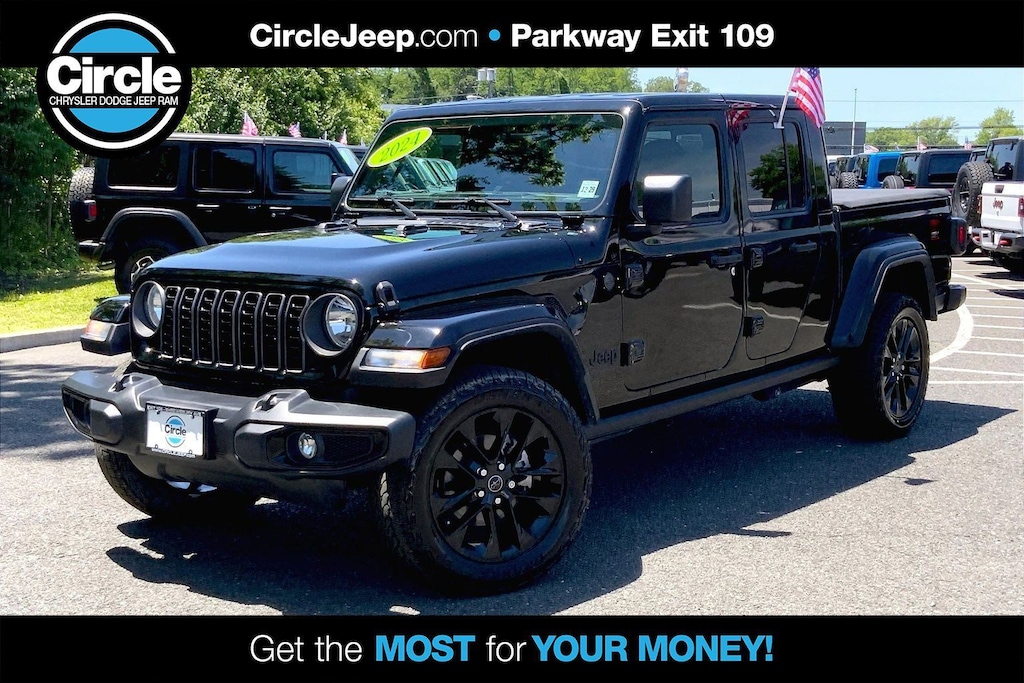 Used 2024 Jeep Gladiator Sport Truck Crew Cab