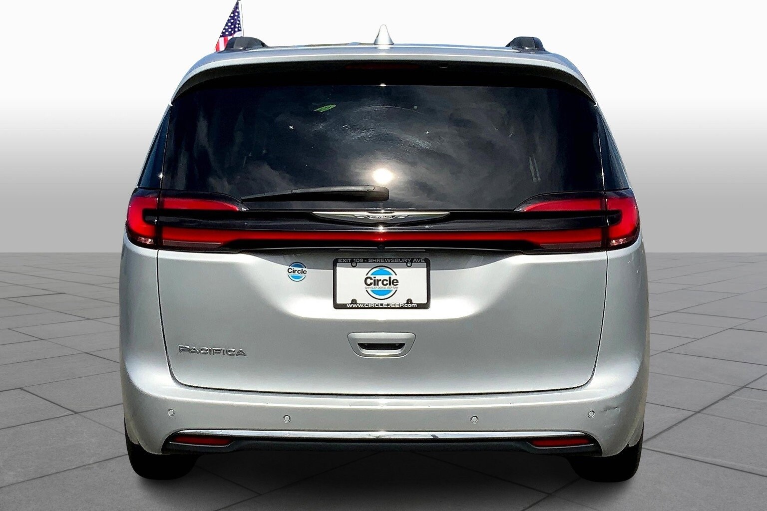 2022 Chrysler Pacifica Touring L photo 4