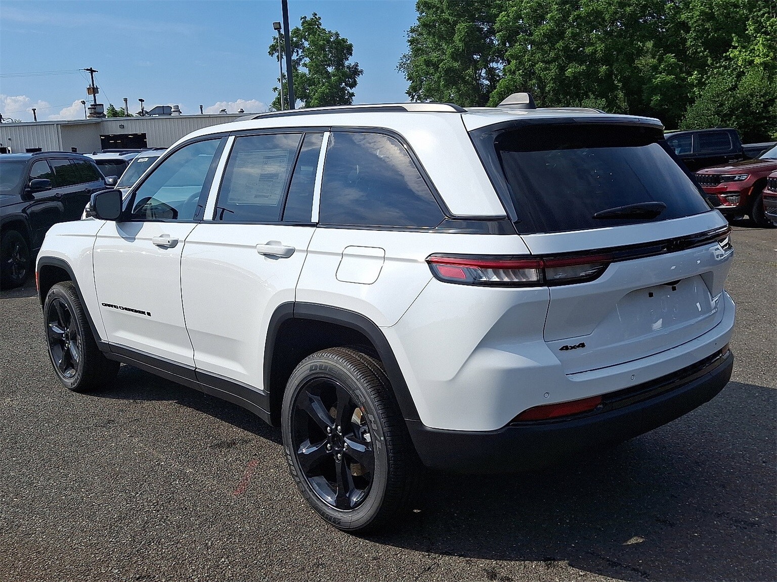 2025 Jeep Grand Cherokee Altitude photo 4