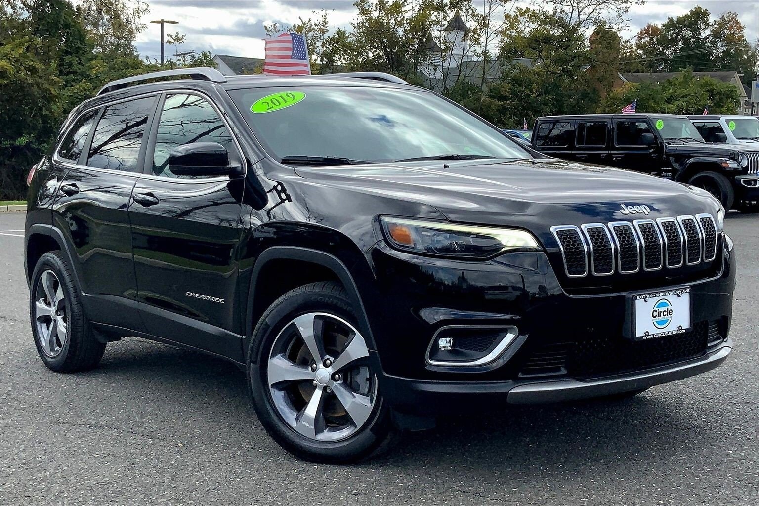 2019 Jeep Cherokee Limited photo 2