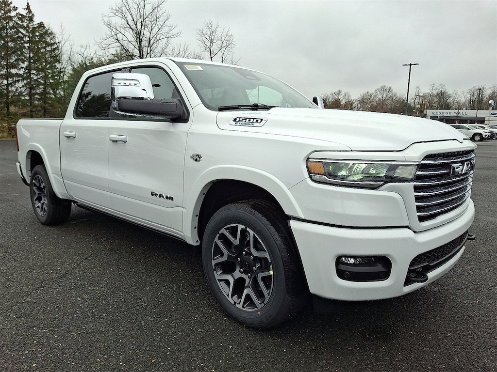 New 2026 Ram 1500 LARAMIE CREW CAB 4X4 5'7 BOX Pickup