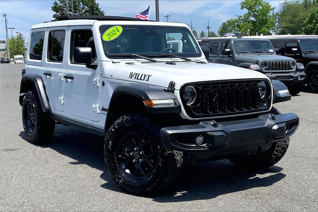 Used 2024 Jeep Wrangler Sport SUV