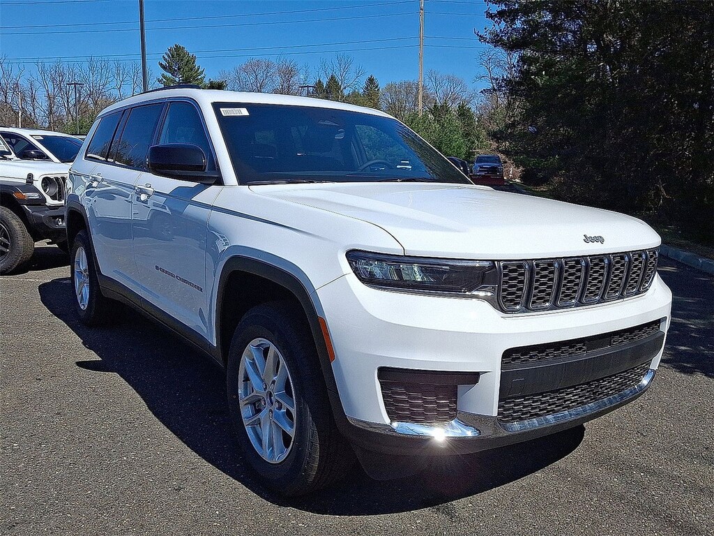 Used 2025 Jeep Grand Cherokee L Laredo SUV