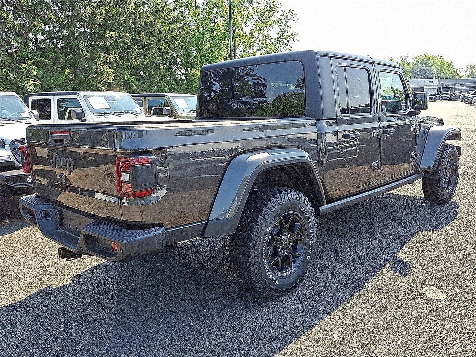 2025 Jeep Gladiator Willys photo 3