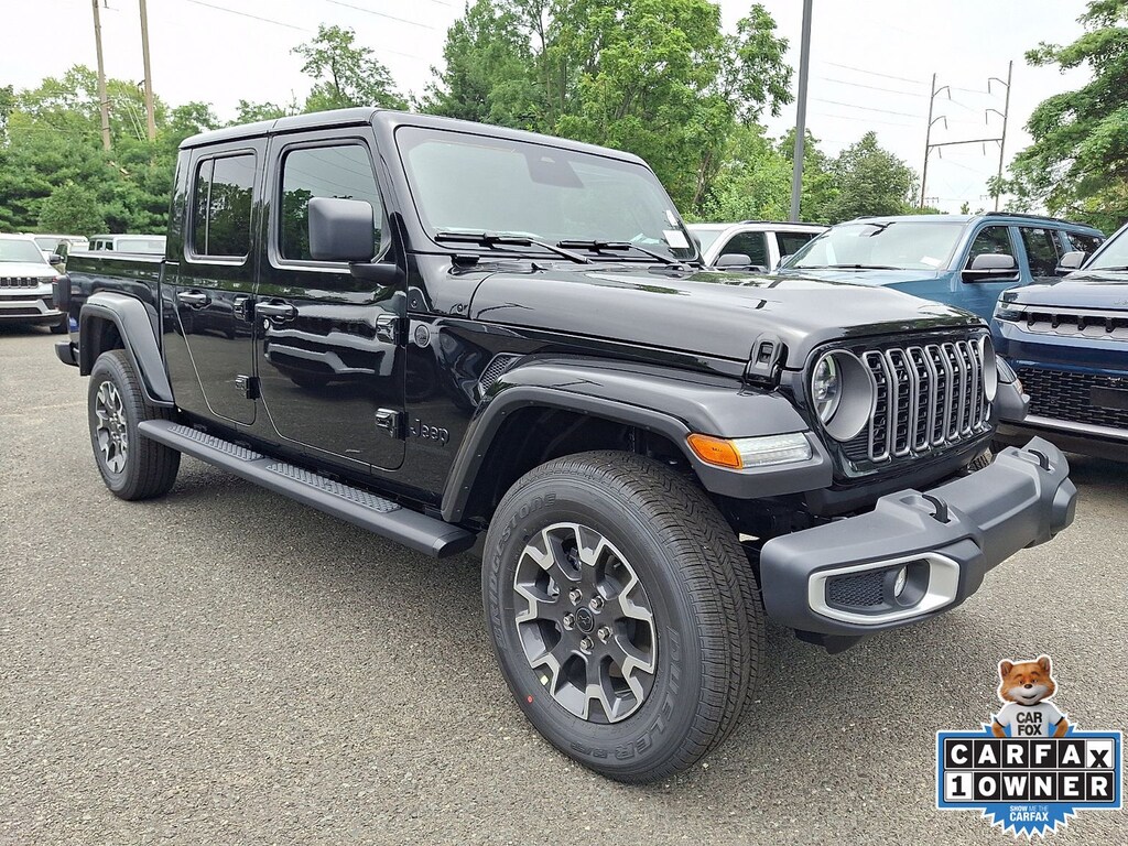 New 2026 Jeep Gladiator SAHARA 4X4 Pickup