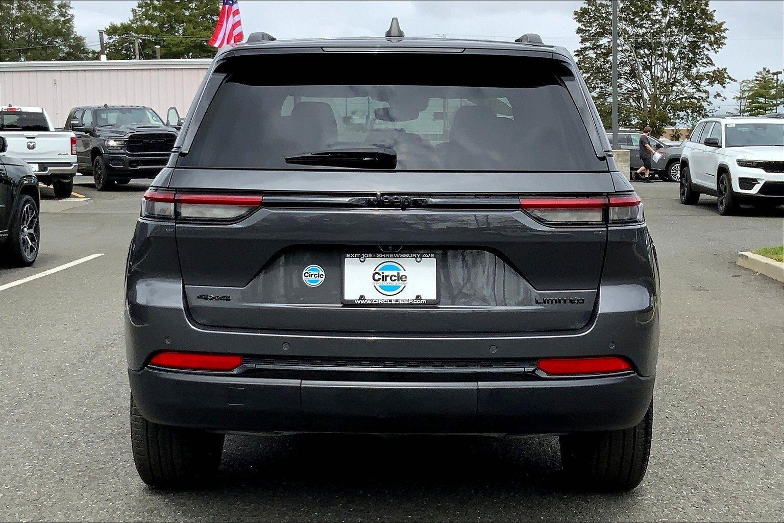 2024 Jeep Grand Cherokee Limited photo 4