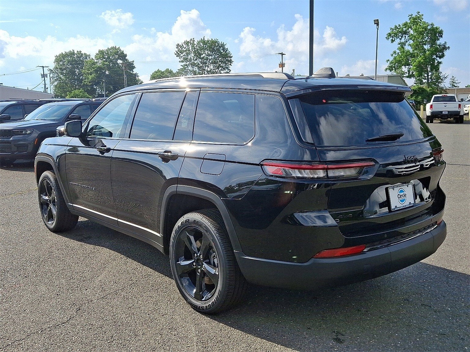 2025 Jeep Grand Cherokee Altitude photo 4