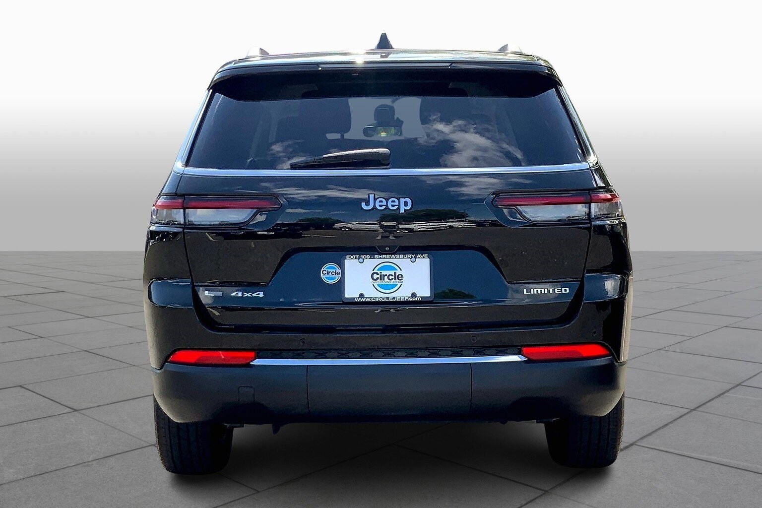 2022 Jeep Grand Cherokee Limited photo 3