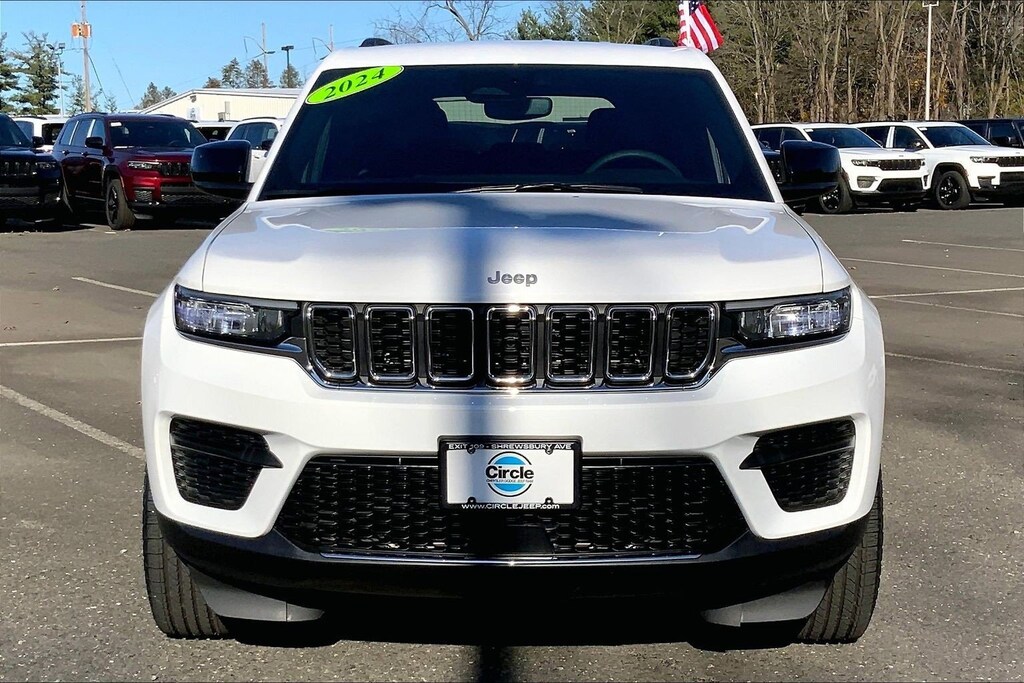 Certified 2024 Jeep Grand Cherokee Laredo SUV