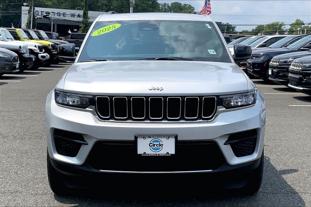 Certified 2025 Jeep Grand Cherokee Laredo SUV