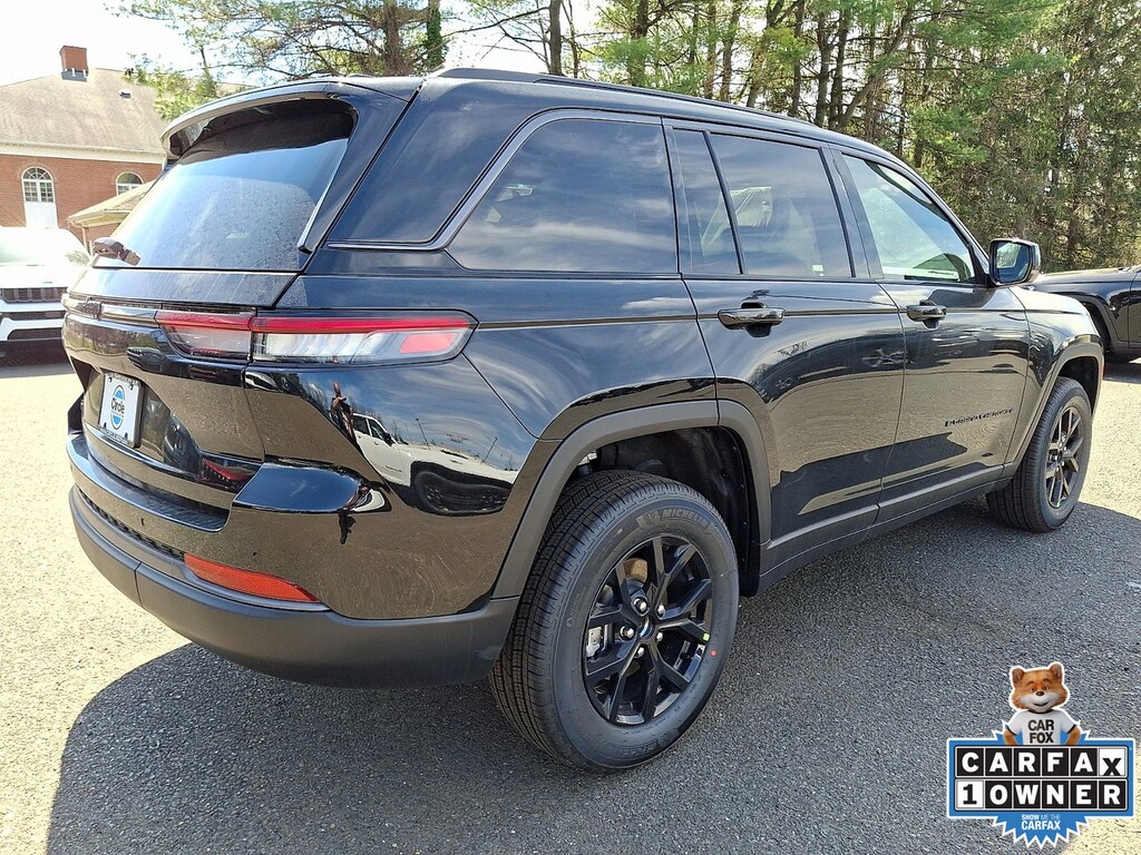 New 2026 Jeep Grand Cherokee LAREDO ALTITUDE 4X4 Sport Utility