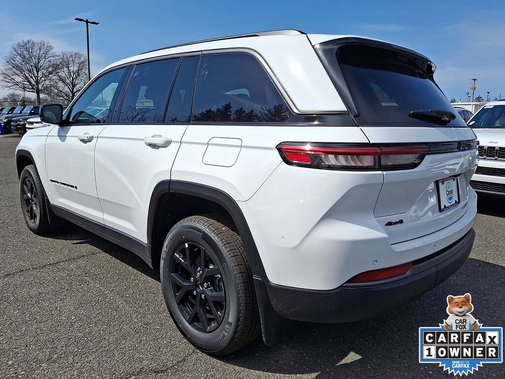 New 2026 Jeep Grand Cherokee LAREDO ALTITUDE 4X4 Sport Utility