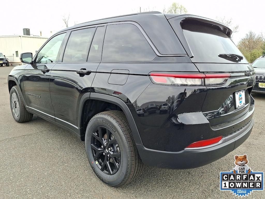 New 2026 Jeep Grand Cherokee LAREDO ALTITUDE 4X4 Sport Utility