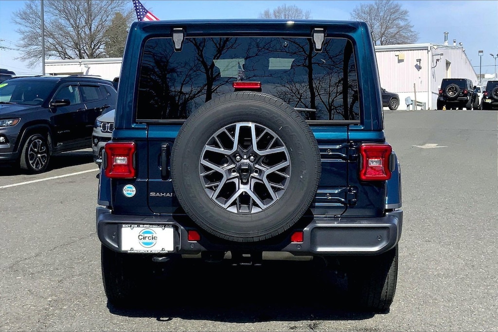 Certified 2025 Jeep Wrangler Sahara SUV