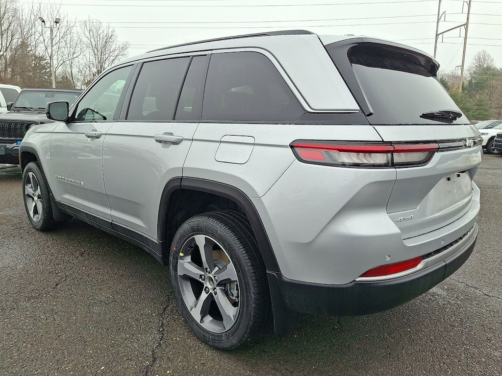 New 2026 Jeep Grand Cherokee LIMITED 4X4 Sport Utility