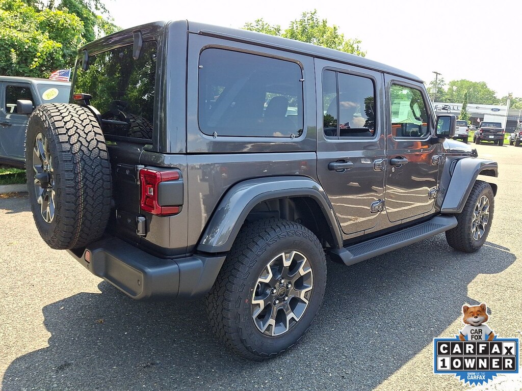 New 2026 Jeep Wrangler 4-DOOR SAHARA Sport Utility