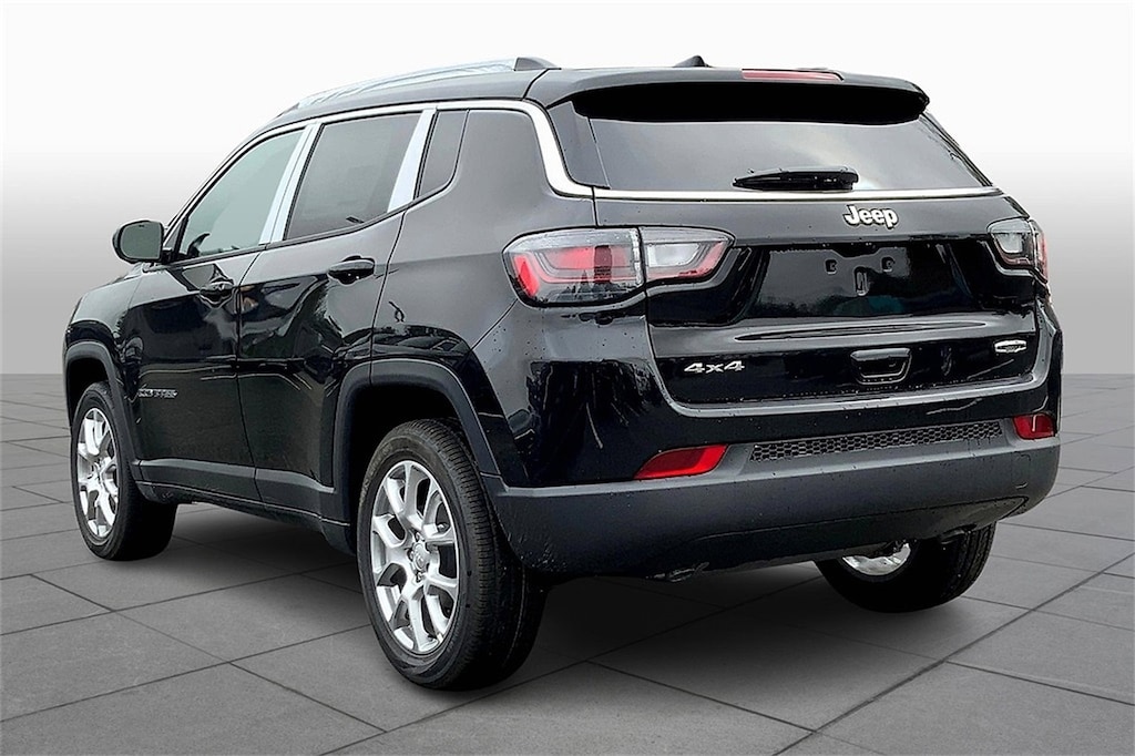 Used 2023 Jeep Compass Latitude Lux SUV