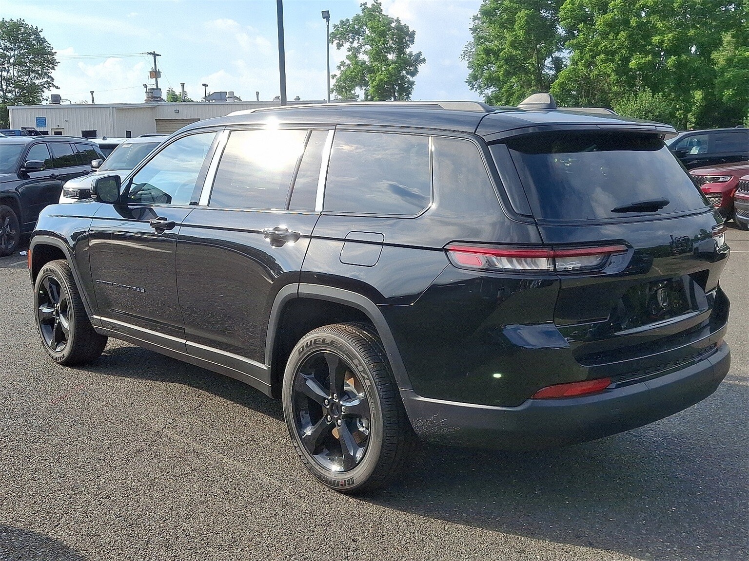 2025 Jeep Grand Cherokee Altitude photo 4