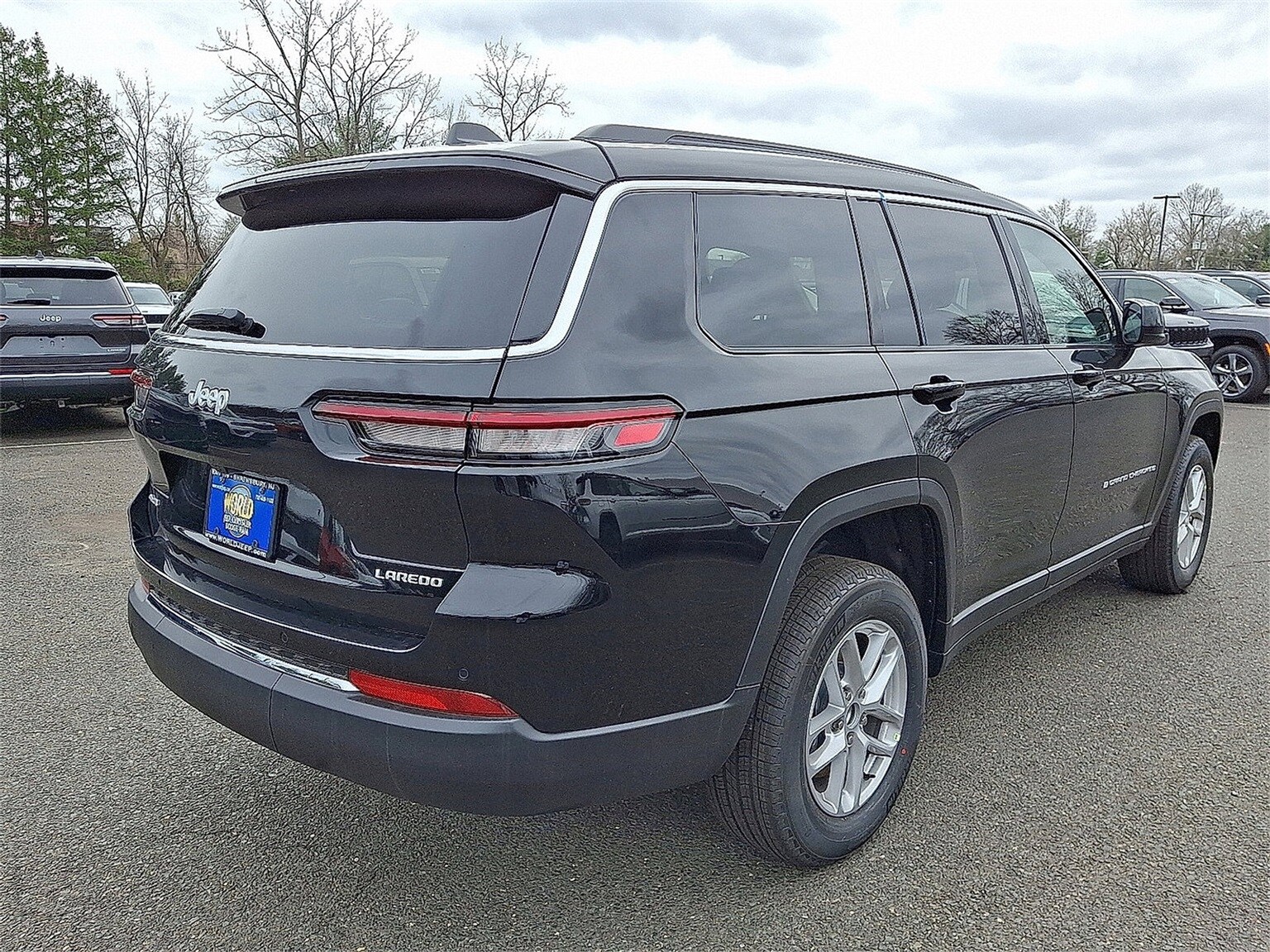 2025 Jeep Grand Cherokee Laredo X photo 4