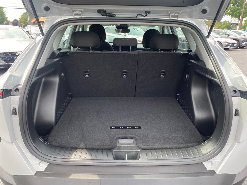2024 Hyundai Kona SE - Photo 16