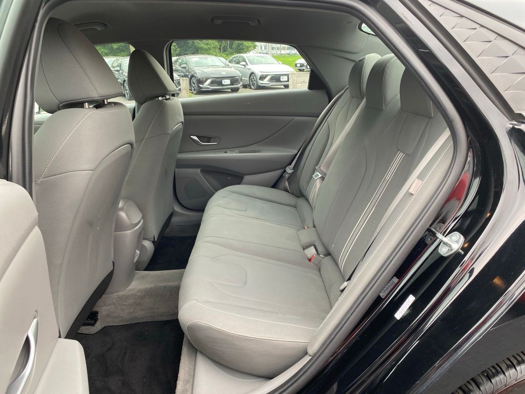 2024 Hyundai Elantra SEL - Photo 14