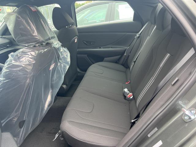 2025 Hyundai Elantra Hybrid SEL Sport photo 2