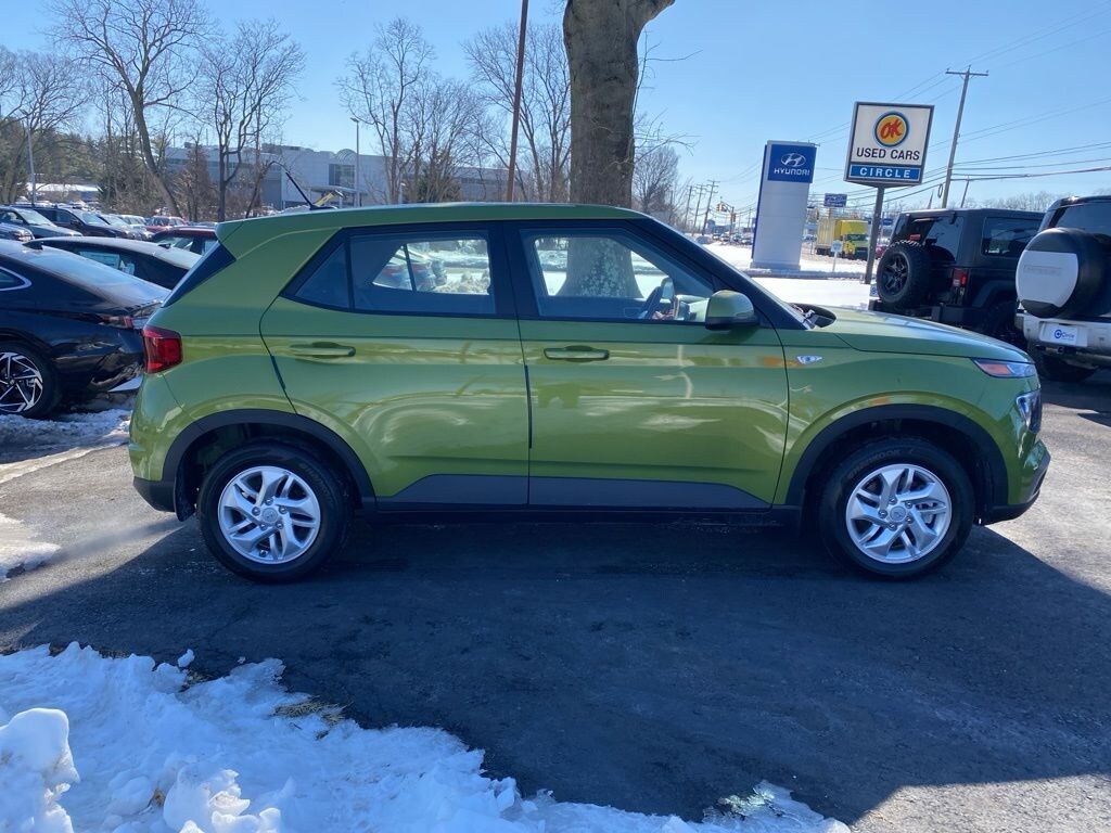 Used 2023 Hyundai Venue SE SUV