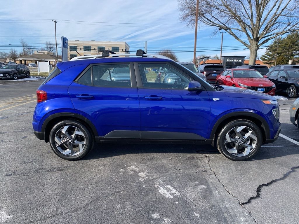 Used 2023 Hyundai Venue SEL SUV