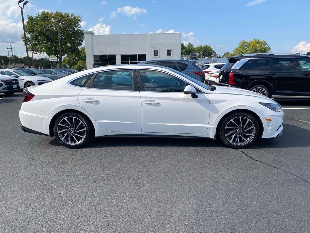 2023 Hyundai Sonata Limited - Photo 2