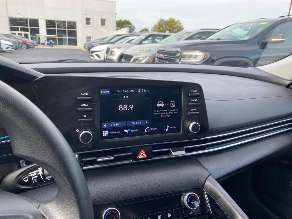 2025 Hyundai Elantra Blue - Photo 17