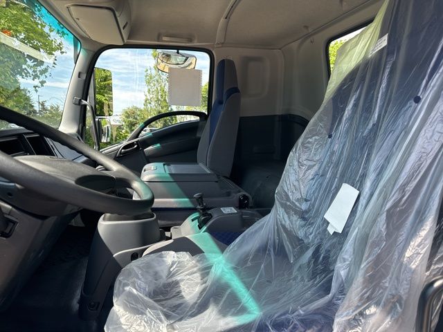 2025 Isuzu FTR photo 3