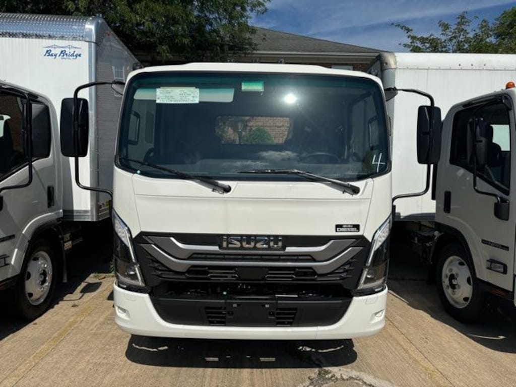 New 2025 Isuzu NRR CHASSIS