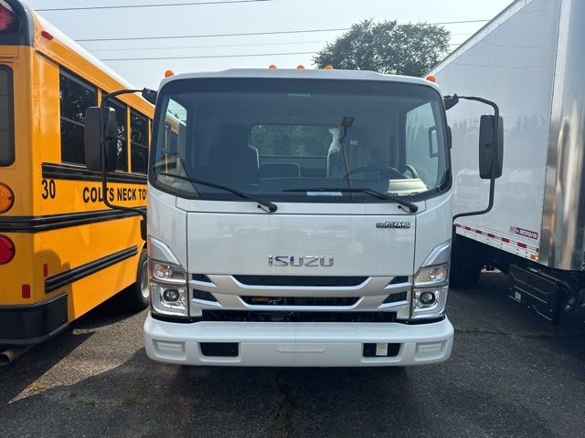 2025 Isuzu NRR photo 2