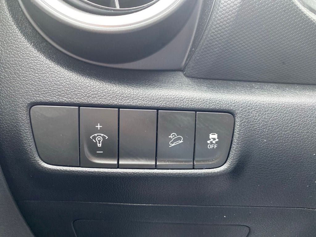 2023 Hyundai Kona SEL - Photo 24