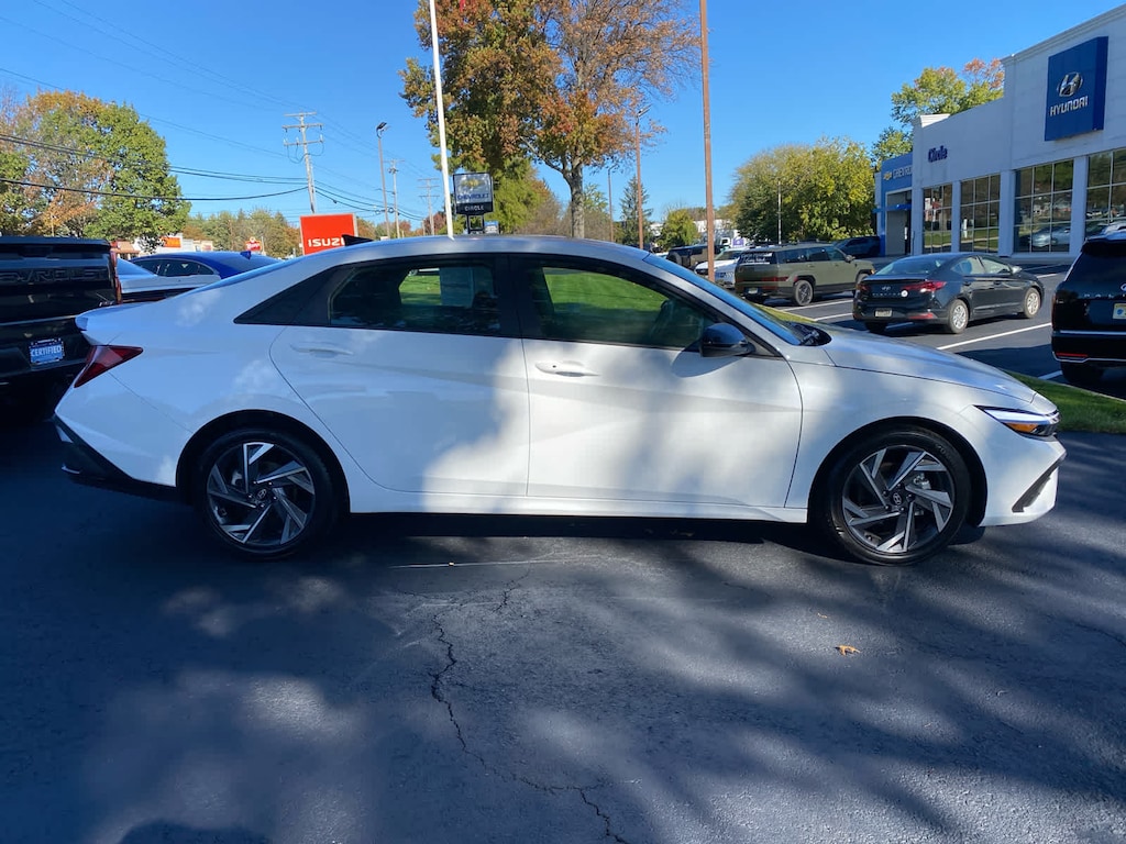 Certified 2025 Hyundai Elantra SEL Sport IVT