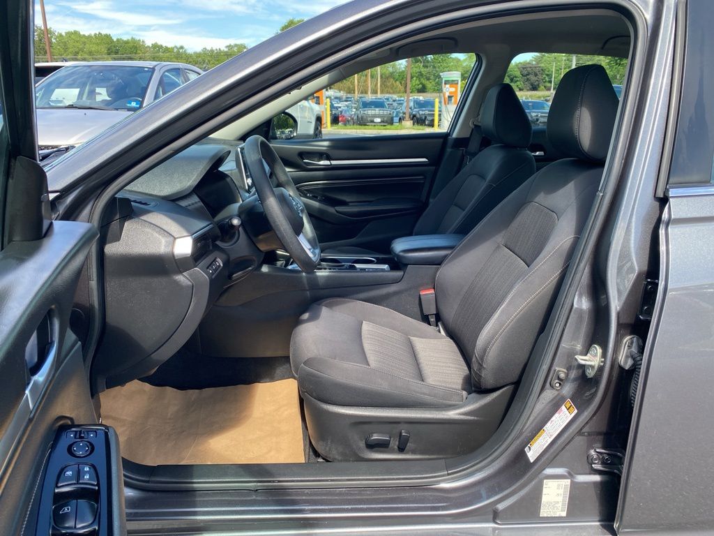 2021 Nissan Altima SV - Photo 13