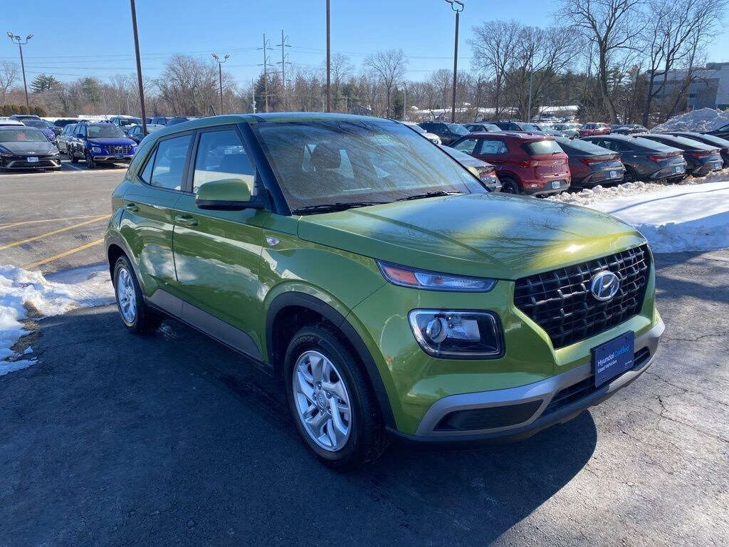 Used 2023 Hyundai Venue SE SUV